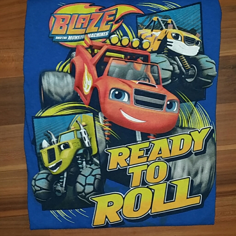 T SHIRT - Picture 2 of 4